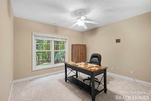 4260 S Oak Pointe Court, Grand Rapids, MI 49525