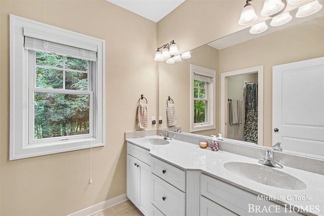 4260 S Oak Pointe Court, Grand Rapids, MI 49525