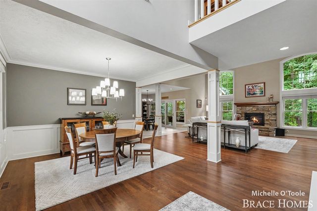 4260 S Oak Pointe Court, Grand Rapids, MI 49525