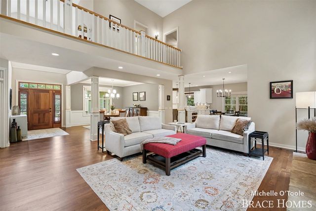 4260 S Oak Pointe Court, Grand Rapids, MI 49525