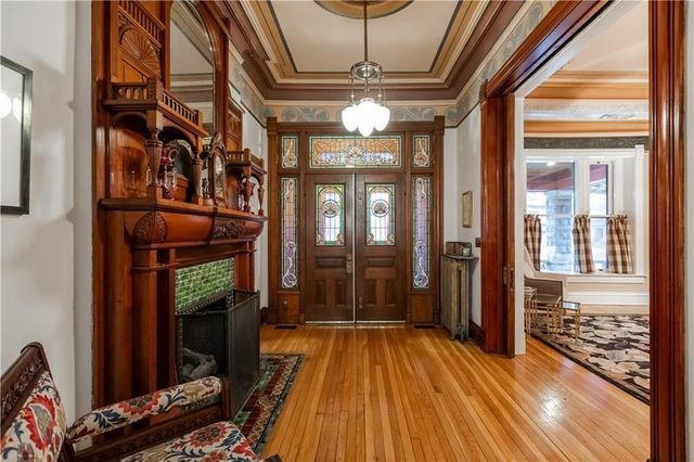 425 Gladstone Boulevard, Kansas City, MO 64124