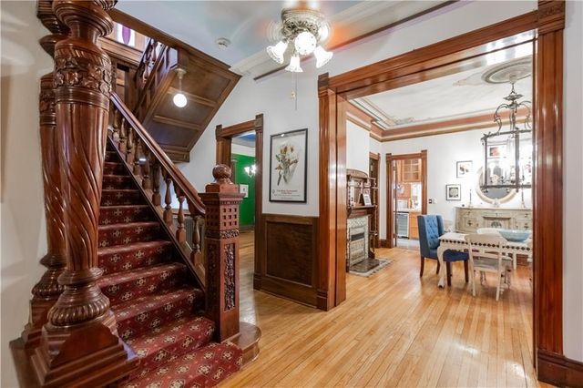 425 Gladstone Boulevard, Kansas City, MO 64124