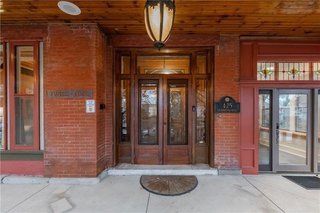 425 Gladstone Boulevard, Kansas City, MO 64124