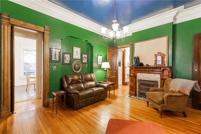 425 Gladstone Boulevard, Kansas City, MO 64124
