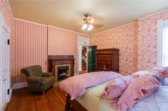 425 Gladstone Boulevard, Kansas City, MO 64124