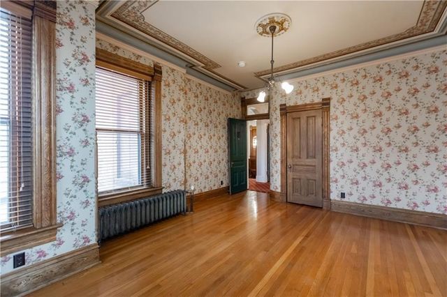 425 Gladstone Boulevard, Kansas City, MO 64124