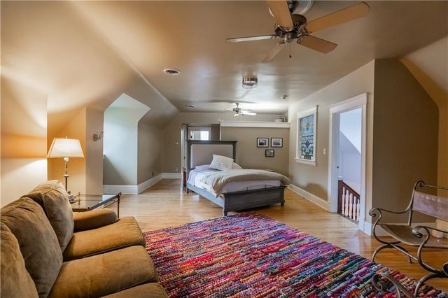 425 Gladstone Boulevard, Kansas City, MO 64124