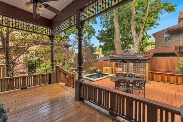 425 Gladstone Boulevard, Kansas City, MO 64124