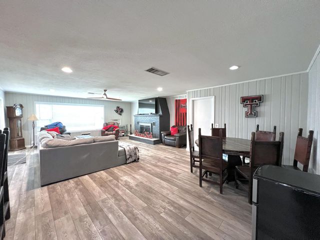 3301 39th Street, Lubbock, TX 79413