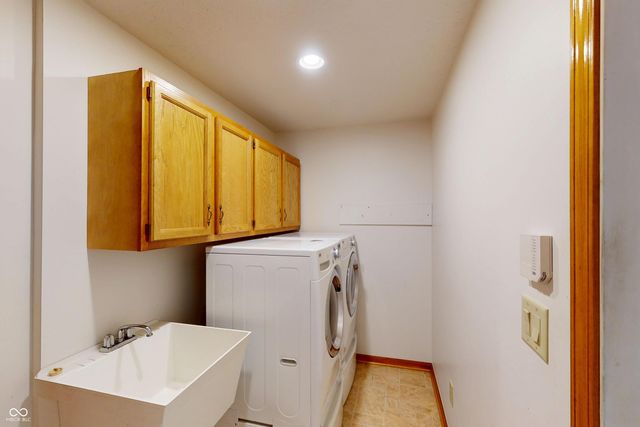 7915 Park Ward Place, Indianapolis, IN 46259