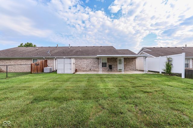 7915 Park Ward Place, Indianapolis, IN 46259