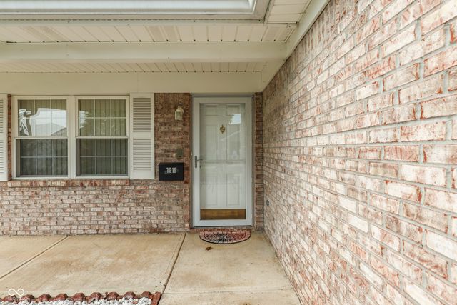 7915 Park Ward Place, Indianapolis, IN 46259