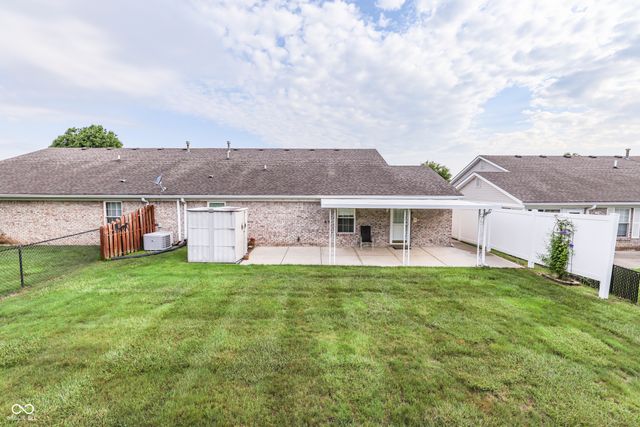 7915 Park Ward Place, Indianapolis, IN 46259