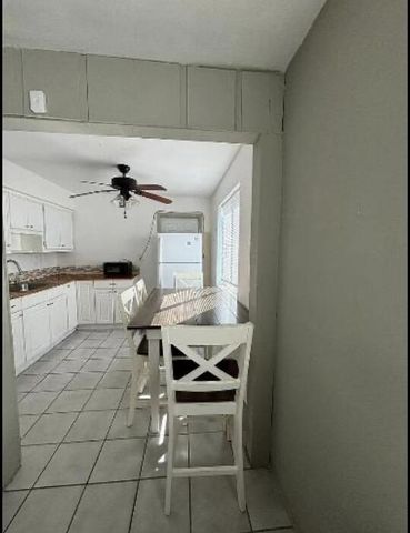 6420 Oak Street, Hollywood, FL 33024