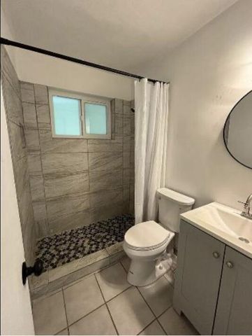 6420 Oak Street, Hollywood, FL 33024