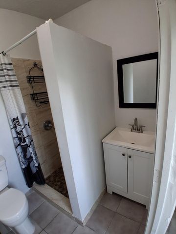 6420 Oak Street, Hollywood, FL 33024