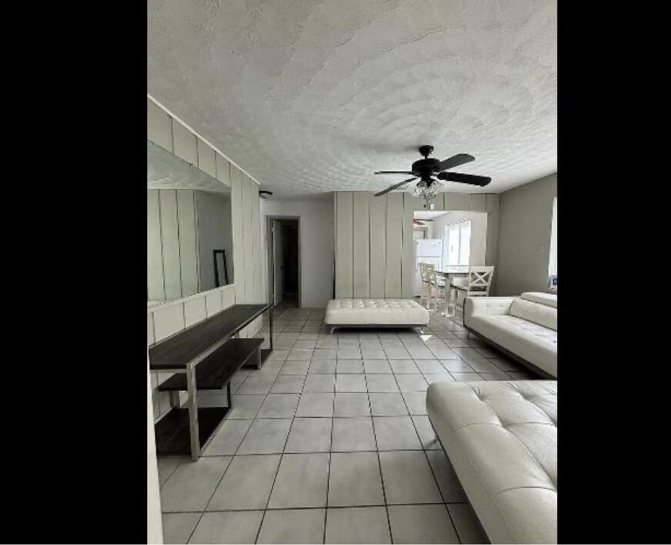 6420 Oak Street, Hollywood, FL 33024