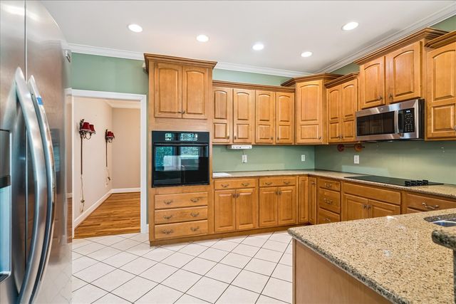 210 Montchanin Dr, Old Hickory, TN 37138