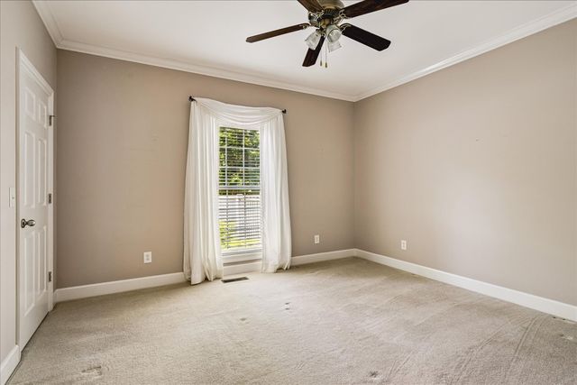 210 Montchanin Dr, Old Hickory, TN 37138