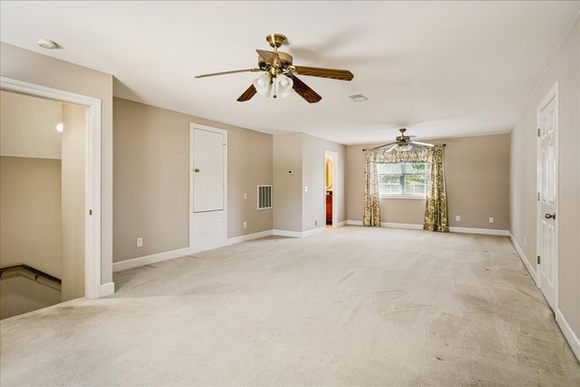 210 Montchanin Dr, Old Hickory, TN 37138