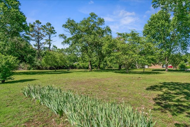 210 Montchanin Dr, Old Hickory, TN 37138