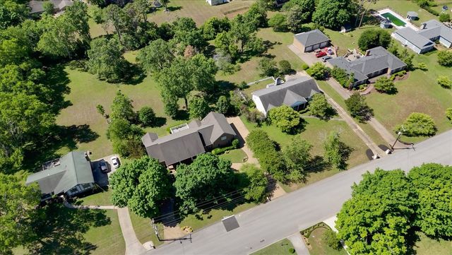 210 Montchanin Dr, Old Hickory, TN 37138
