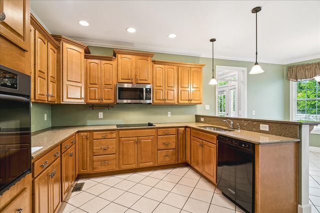 210 Montchanin Dr, Old Hickory, TN 37138