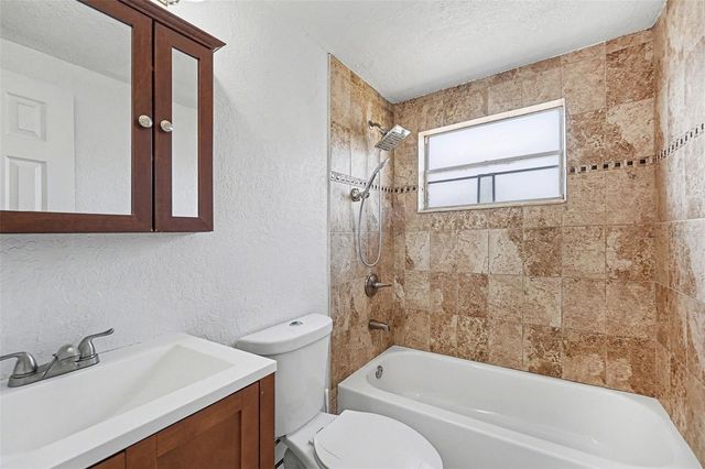 9031 TREE VALLEY CIRCLE, Tampa, FL 33615