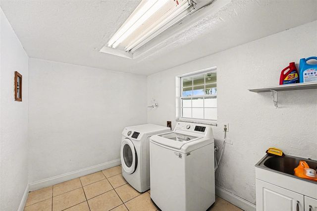 9031 TREE VALLEY CIRCLE, Tampa, FL 33615