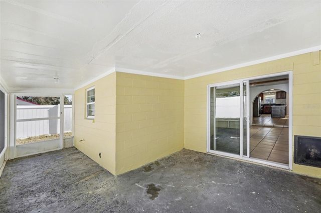 9031 TREE VALLEY CIRCLE, Tampa, FL 33615