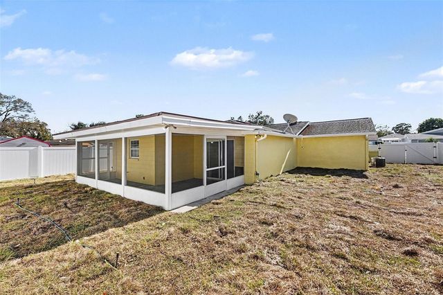 9031 TREE VALLEY CIRCLE, Tampa, FL 33615