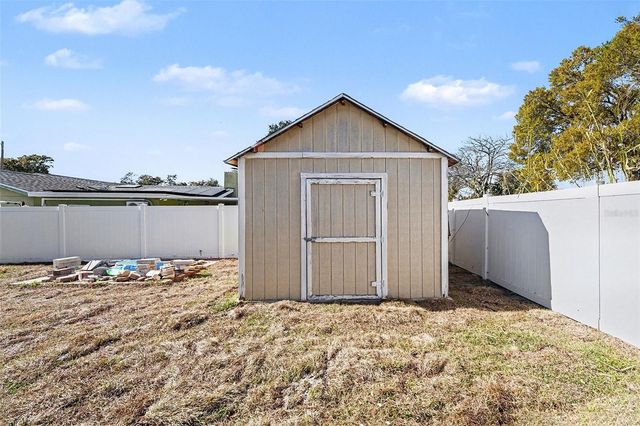 9031 TREE VALLEY CIRCLE, Tampa, FL 33615