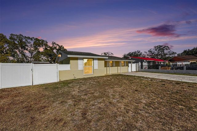 9031 TREE VALLEY CIRCLE, Tampa, FL 33615