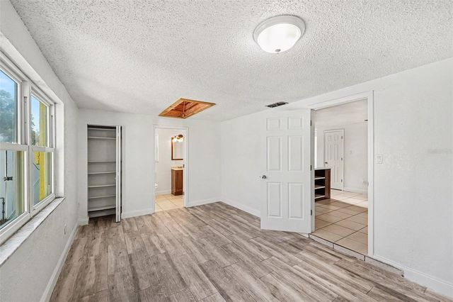 9031 TREE VALLEY CIRCLE, Tampa, FL 33615