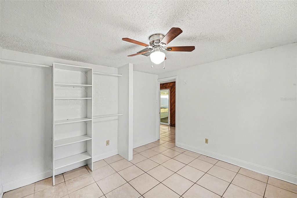 Image 18 of property listing at 9031 TREE VALLEY CIRCLE, Tampa, FL 33615