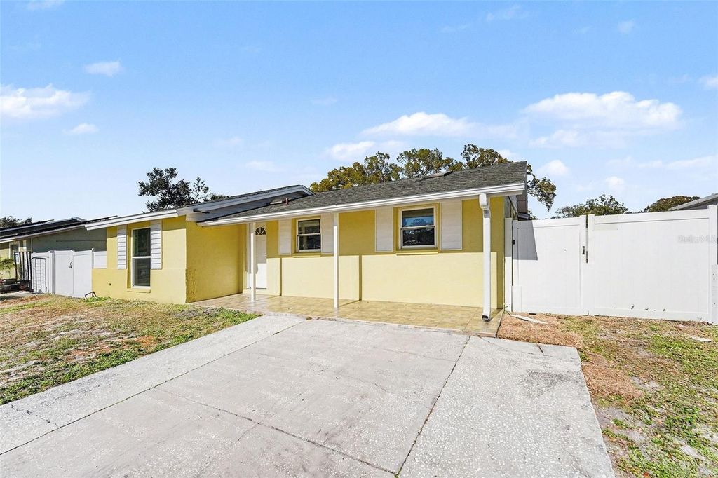 Image 29 of property listing at 9031 TREE VALLEY CIRCLE, Tampa, FL 33615