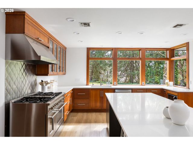 400 Nw MILLER Rd, Portland, OR 97229