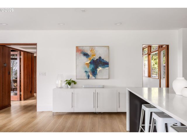 400 Nw MILLER Rd, Portland, OR 97229