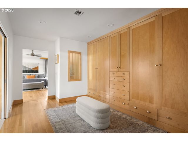 400 Nw MILLER Rd, Portland, OR 97229