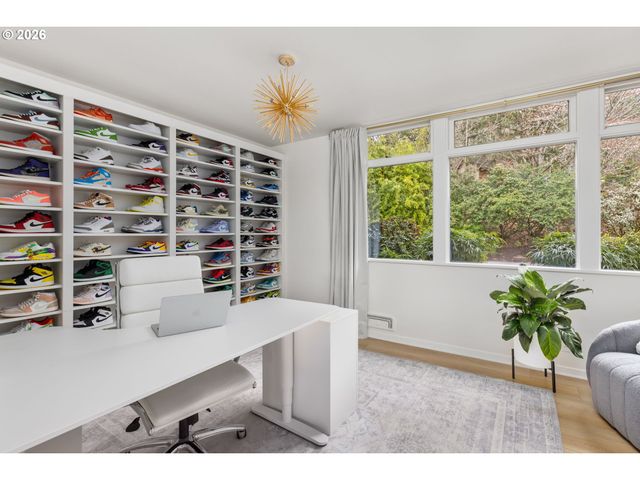 400 Nw MILLER Rd, Portland, OR 97229