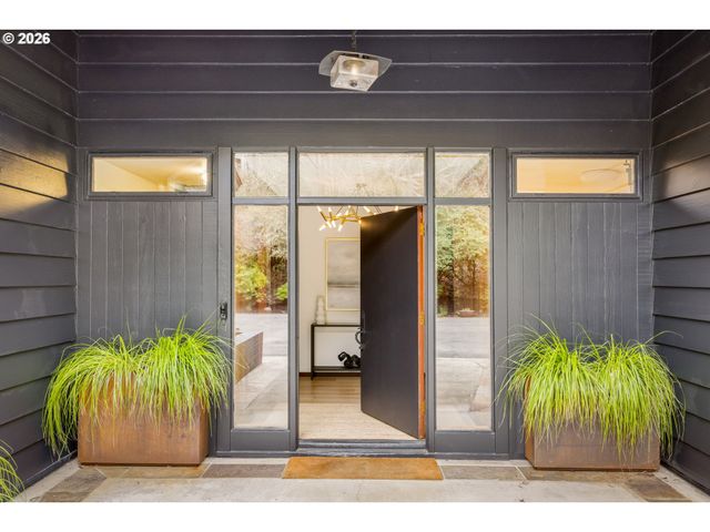 400 Nw MILLER Rd, Portland, OR 97229