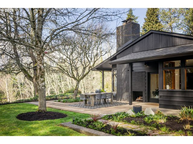400 Nw MILLER Rd, Portland, OR 97229