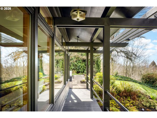 400 Nw MILLER Rd, Portland, OR 97229