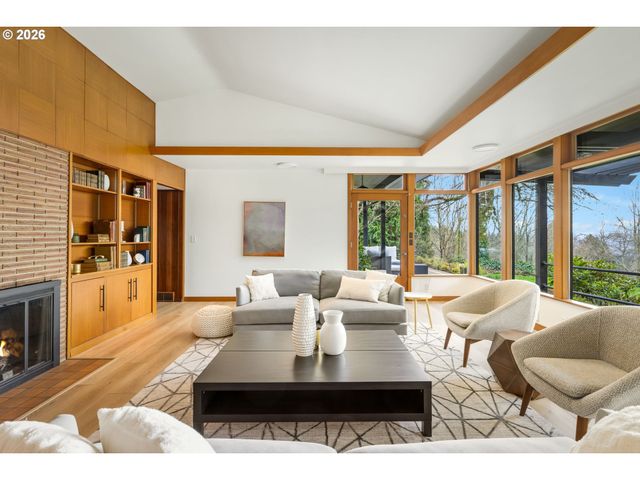 400 Nw MILLER Rd, Portland, OR 97229