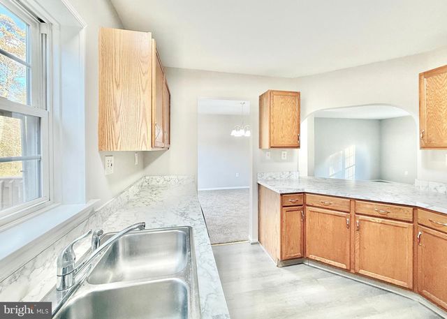 15 LOWELL ST, Mays Landing, NJ 08330