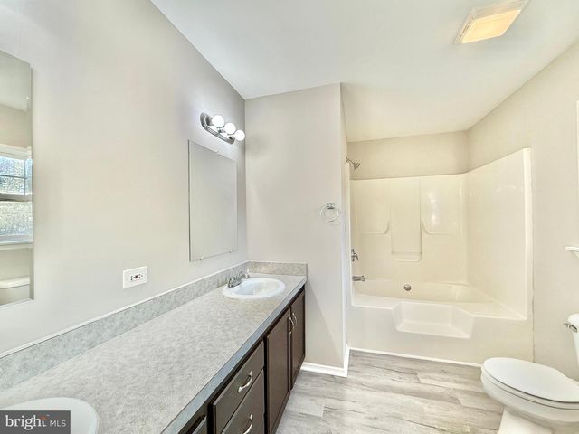 15 LOWELL ST, Mays Landing, NJ 08330