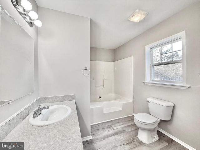 15 LOWELL ST, Mays Landing, NJ 08330