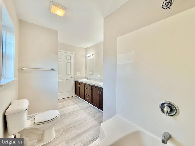 15 LOWELL ST, Mays Landing, NJ 08330