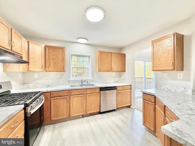 15 LOWELL ST, Mays Landing, NJ 08330