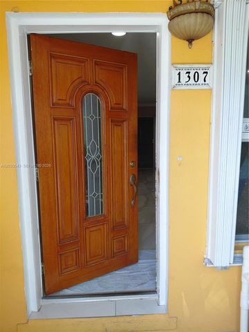 1307 SE Flamingo Drive, Lantana, FL 33462